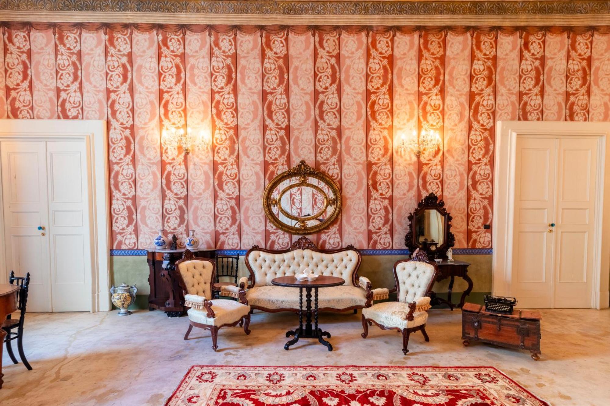 مبيت وإفطار غالّيبولي Palazzo Insula المظهر الخارجي الصورة