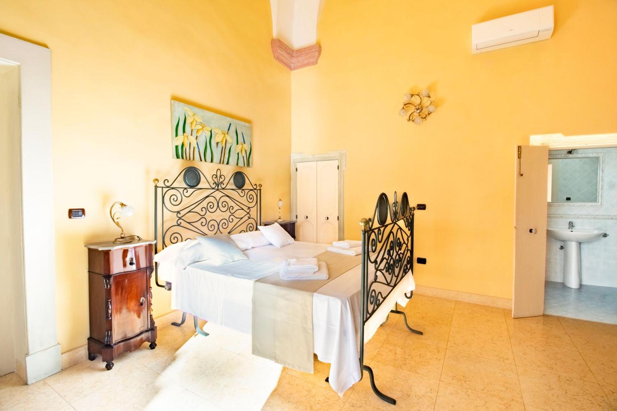 مبيت وإفطار غالّيبولي Palazzo Insula المظهر الخارجي الصورة