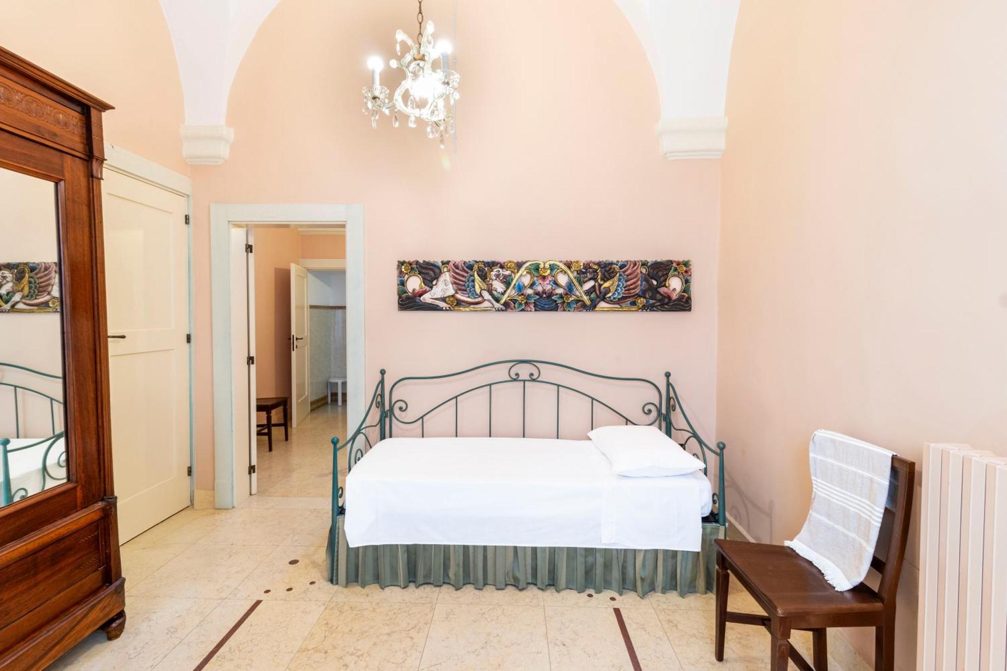 مبيت وإفطار غالّيبولي Palazzo Insula المظهر الخارجي الصورة